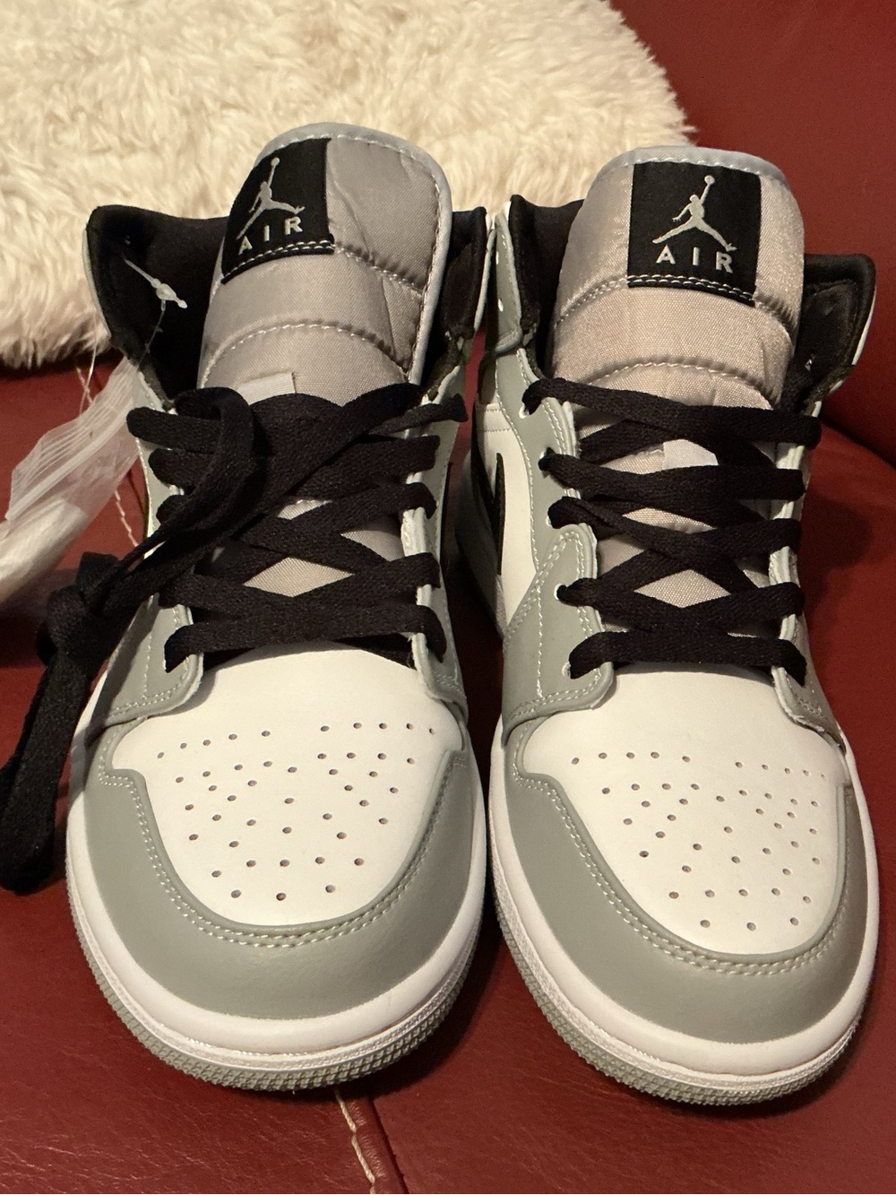 Nike Air Jordan in white/gray/black swoosh mens size 8